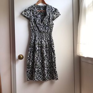 Tommy Hilfiger V neck Ruffle Dress with Pockets! M